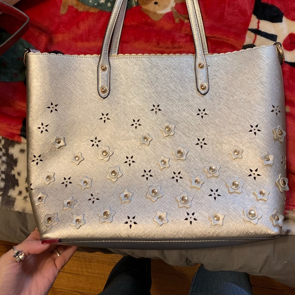 Silver flowery purse